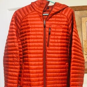 LL BEAN HOODED ULTRALIGHT 850 DOWN JACKET SZ. Lg